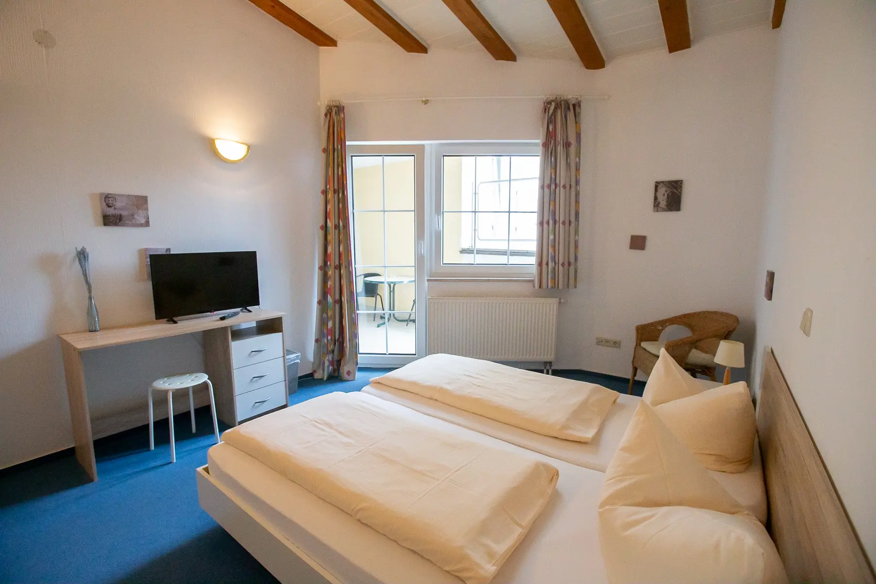 Budget BZ mit TV Schlosshof Dolgesheim